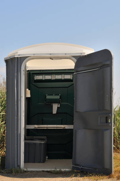 Best Affordable portable toilet rental  in Kewaunee, WI